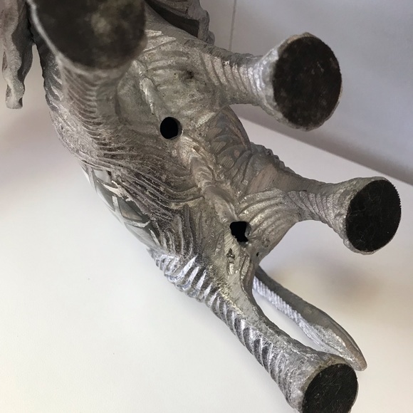 Aluminum Elephant Figurine W / Sea Shell- - Picture 6 of 8